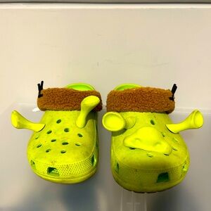shrek crocs men’s size 6
